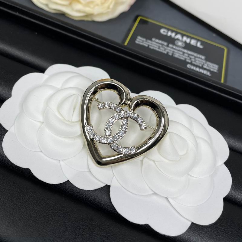 Chanel Brooch 06yxs48